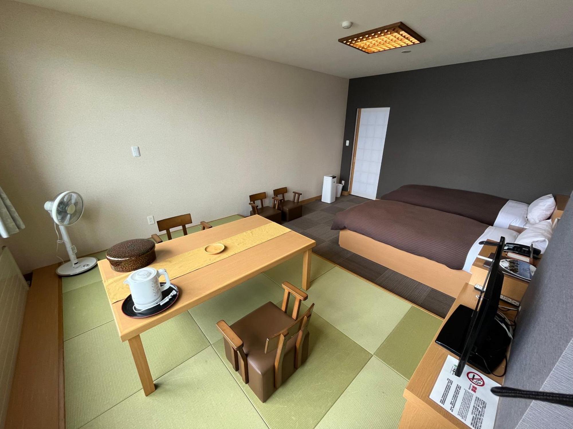 Marukoma Onsen Ryokan Chitose  Exterior foto